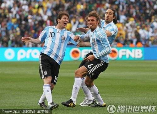 「2010德国vs阿根廷」（2014德国vs阿根廷决赛视频）
